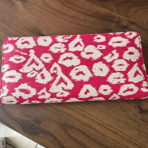 Michael khors jet set travel wallet